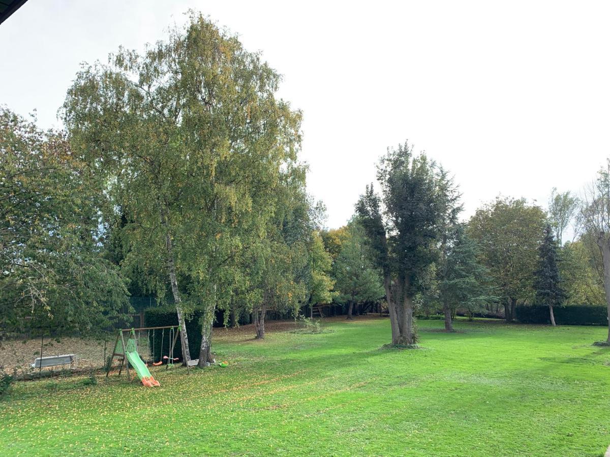Appartement Familial Au Bord De La Marne, Jardin 8000M2, Piscine, Court De Tennis, Terrasse, Parking Gratuit Proche Disneyland Isles-les-Villenoy Екстер'єр фото