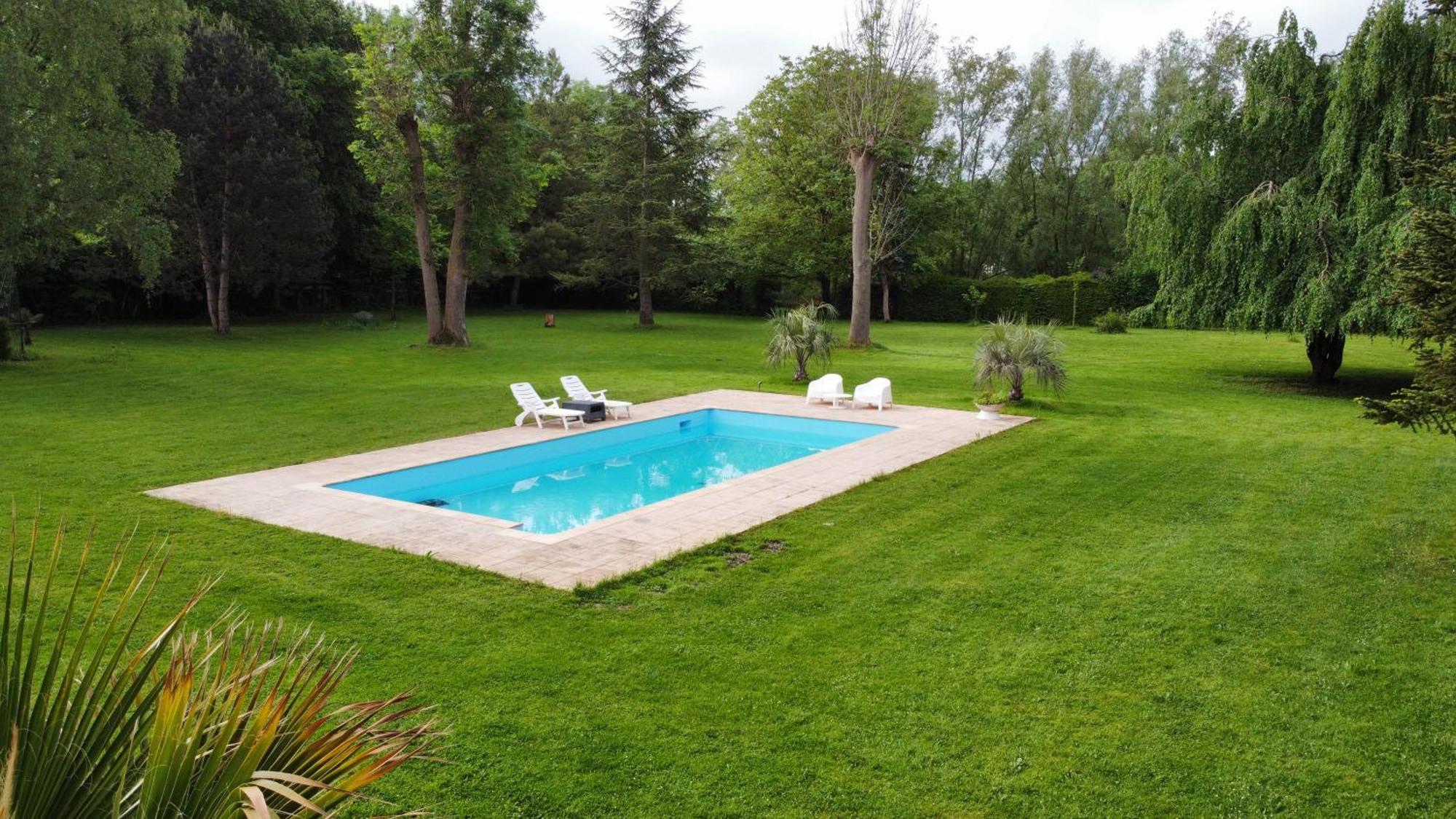 Appartement Familial Au Bord De La Marne, Jardin 8000M2, Piscine, Court De Tennis, Terrasse, Parking Gratuit Proche Disneyland Isles-les-Villenoy Екстер'єр фото