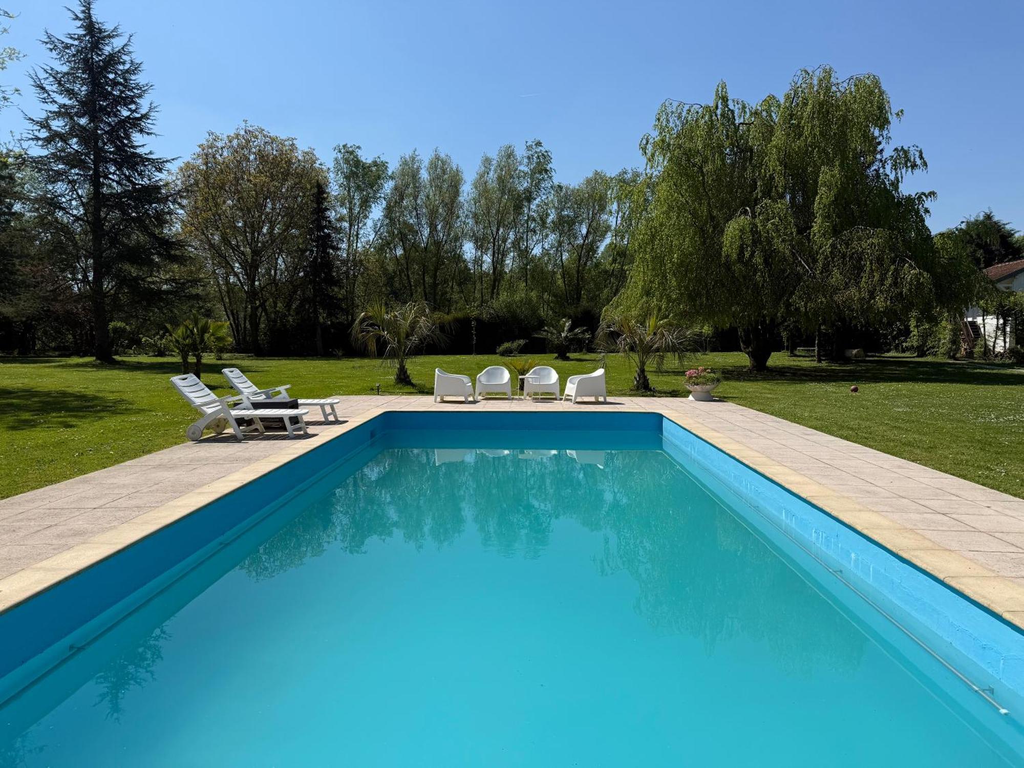 Appartement Familial Au Bord De La Marne, Jardin 8000M2, Piscine, Court De Tennis, Terrasse, Parking Gratuit Proche Disneyland Isles-les-Villenoy Екстер'єр фото