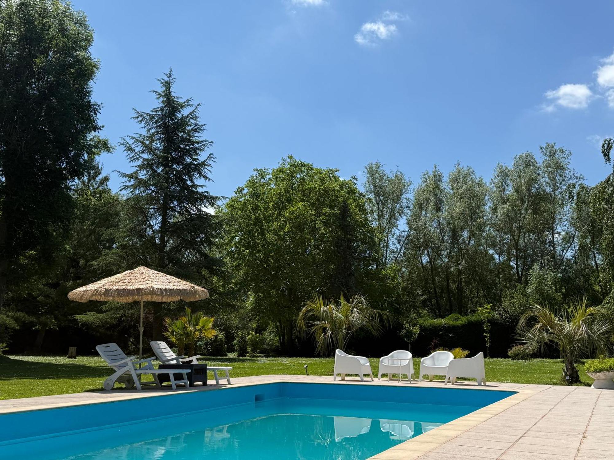 Appartement Familial Au Bord De La Marne, Jardin 8000M2, Piscine, Court De Tennis, Terrasse, Parking Gratuit Proche Disneyland Isles-les-Villenoy Екстер'єр фото